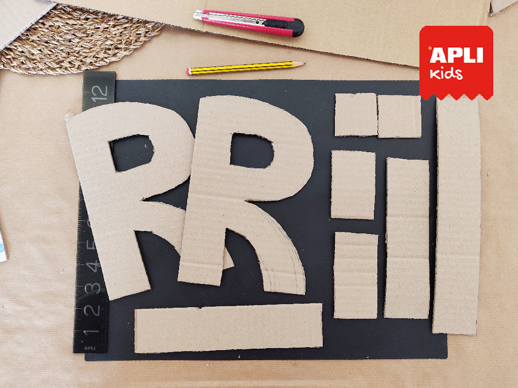 Manualidad En Familia Letras Personalizadas Con Pocos Materiales Apli Manualidad En Familia Letras Personalizadas Con Pocos Materiales Apli